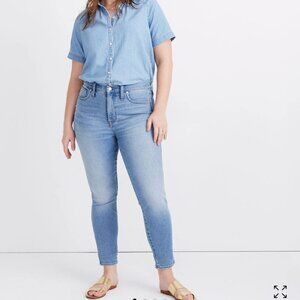 10" High-Rise Skinny Crop Jeans in Horne Wash Size 29